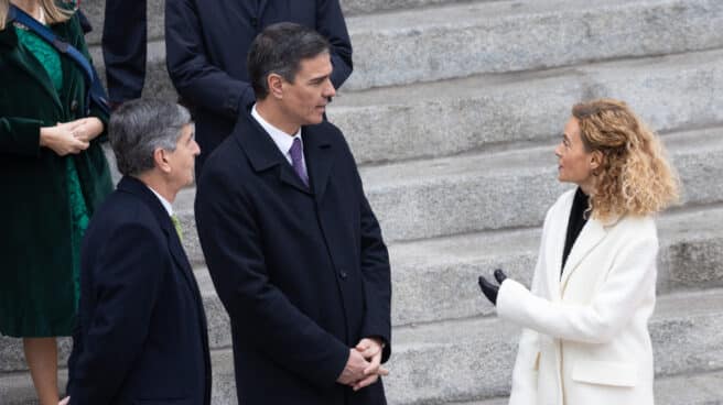 El presidente del Tribunal Constitucional, Pedro González-Trevijano (i); el presidente del Gobierno, Pedro Sánchez (c), y la presidenta del Congreso, Meritxell Batet El presidente del Tribunal Constitucional, Pedro González-Trevijano (i); el presidente del Gobierno, Pedro Sánchez (c), y la presidenta del Congreso, Meritxell Batet