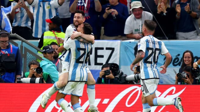 Los jugadores de Argentina celebran un gol en cuartos de final del Mundial