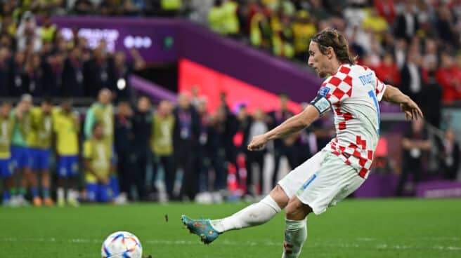 Luka Modric, del Real Madrid, disputa un partido con Croacia en el Mundial de Qatar