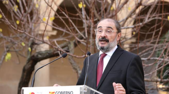 El Rey inaugura la exposición ‘De Territorios 5x50’ por el 50º aniversario de la UNED El presidente de Aragón, Javier Lambán, inaugura la exposición de artistas visuales “De Territorios 5x50”, en el Castillo Calatravos, a 14 de diciembre de 2022, en Alcañiz, Teruel, Aragón (España). La muestra se desarrolla del 14 al 21 de diciembre, en el marco de los actos de conmemoración del 50º aniversario de la UNED, organizada por Vicerrectorado de Investigación de la UNED, Instituto de Humanidades y Patrimonio UNED-ALCAÑIZ (IHUPA) y Ayuntamiento de Alcañiz. 14 DICIEMBRE 2022;REY;REY DE ESPAÑA;REALEA Javier Escriche / Europa Press 14/12/2022
