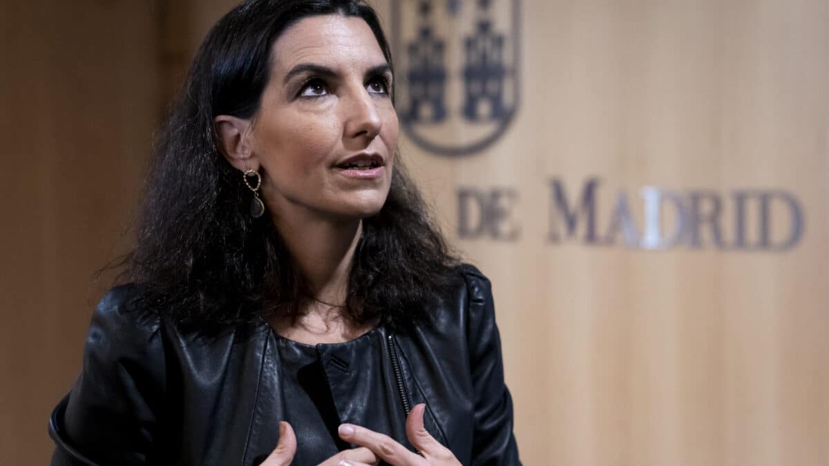 La portavoz de Vox en la Asamblea de Madrid, Rocío Monasterio, ofrece declaraciones a los medios de comunicación en la Asamblea de Madrid
