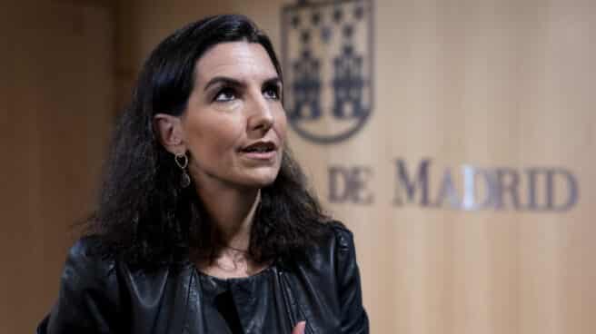 La portavoz de Vox en la Asamblea de Madrid, Rocío Monasterio, ofrece declaraciones a los medios de comunicación en la Asamblea de Madrid