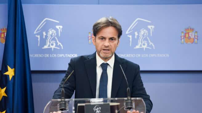 El presidente del grupo parlamentario de Unidas Podemos en el Congreso, Jaume Asens, durante una rueda de prensa, en el Congreso de los Diputados