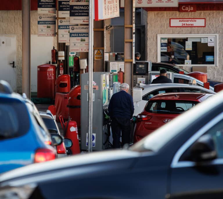 Las gasolineras temen escasez de carburante en los últimos días del descuento del Gobierno