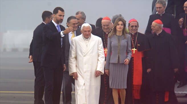 Pope Benedict XVI dies
