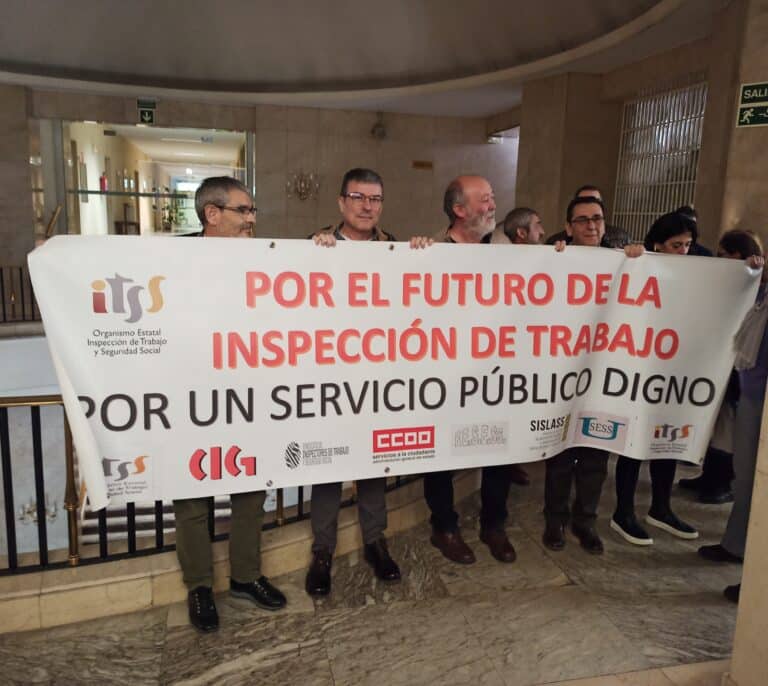 Inspectores de Trabajo interrumpen una rueda de prensa de Yolanda Díaz: "Vamos a la huelga"