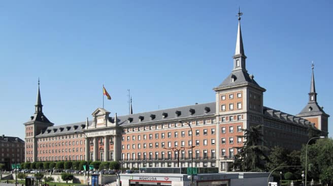 Los TEDAX detonan un paquete sospechoso tras una falsa alarma en el cuartel general del Ejército del Aire Cuartel del Ejército del Aire