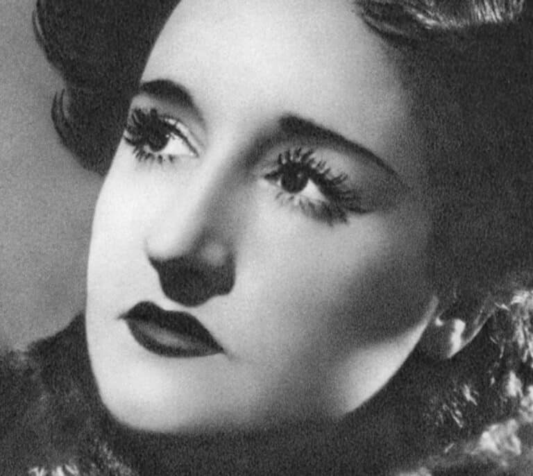 Maruja Mallo, la Sinsombrero que enamoró a Alberti y encandiló a los surrealistas franceses