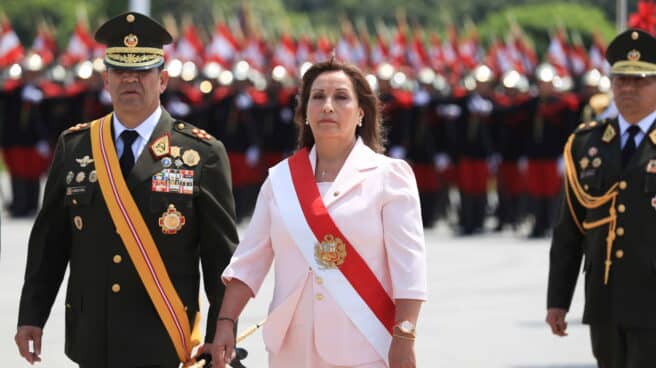 Dilma Boluarte en el Día de las Fuerzas Armadas de Perú