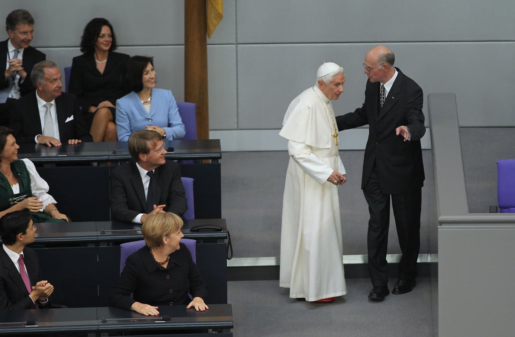 Líderes internacionales destacan la figura intelectual y moral de Ratzinger