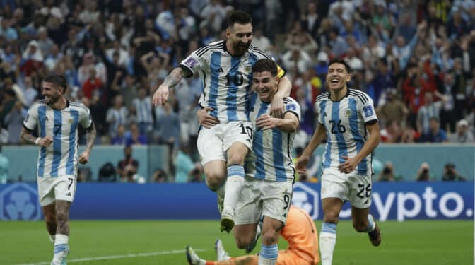 Argentina y Messi arrasan a Croacia y jugarán la final del Mundial