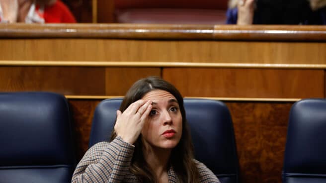 La ministra de Igualdad, Irene Montero, durante el pleno celebrado este jueves, en el Congreso de los Diputados en Madrid.