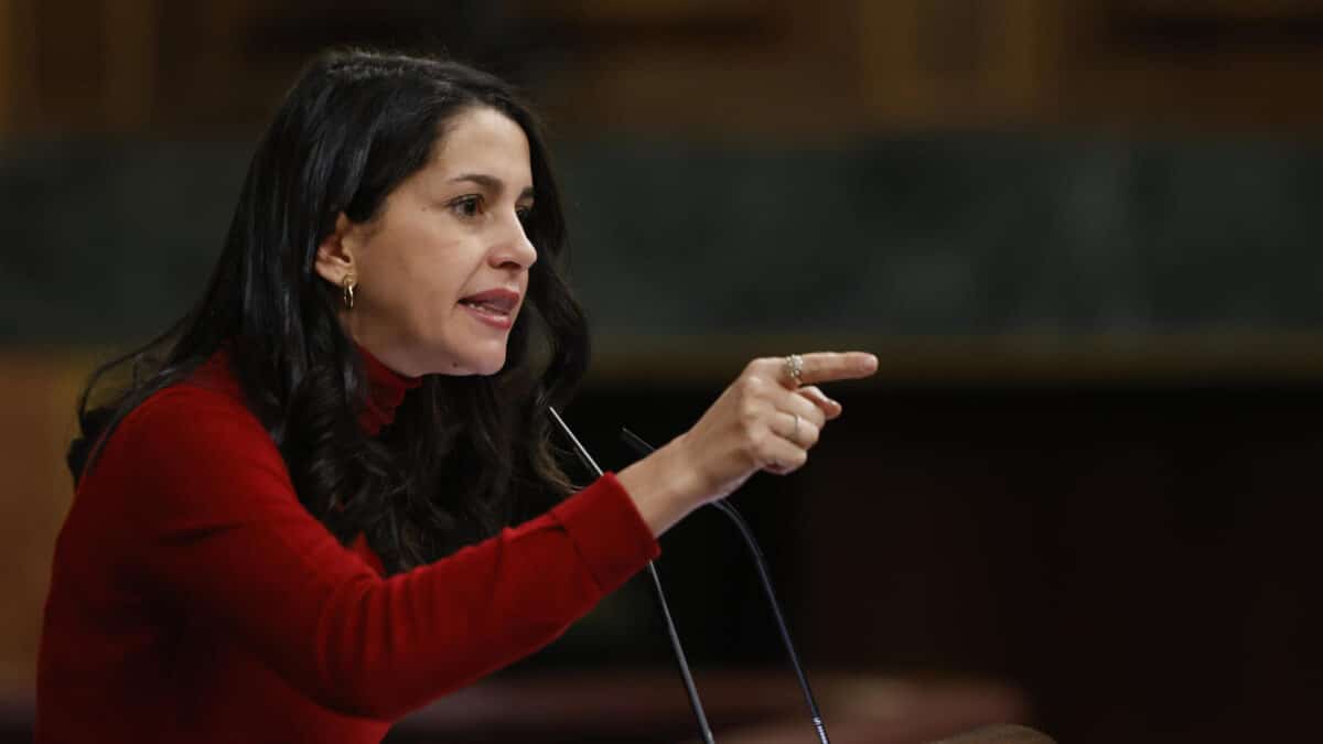 La líder de Ciudadanos, Inés Arrimadas, durante el pleno celebrado este jueves, en el Congreso de los Diputados