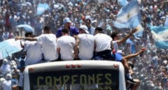 Caos total en Buenos Aires: evacúan a la selección en helicópteros y se desata el enfado contra las autoridades