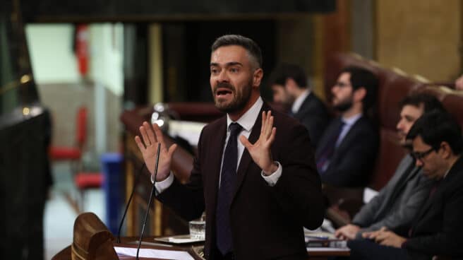 MADRID, 15/12/2022.- El diputado del PSOE Felipe Jesús Sicilia interviene durante el pleno extraordinario del Congreso de los Diputados celebrado este jueves en Madrid para votar una amplia reforma impulsada por el Gobierno para eliminar el delito de sedición y rebajar las penas del de malversación, que también implica cambios en el Poder Judicial. EFE/ Kiko Huesca