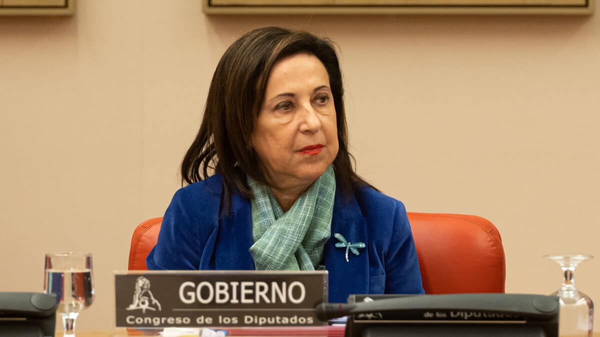 La ministra de Defensa, Margarita Robles, comparece ante la comisión de Defensa del Congreso de los Diputados para informar del desarrollo de las operaciones de las Fuerzas Armadas en el exterior, este miércoles en madrid.