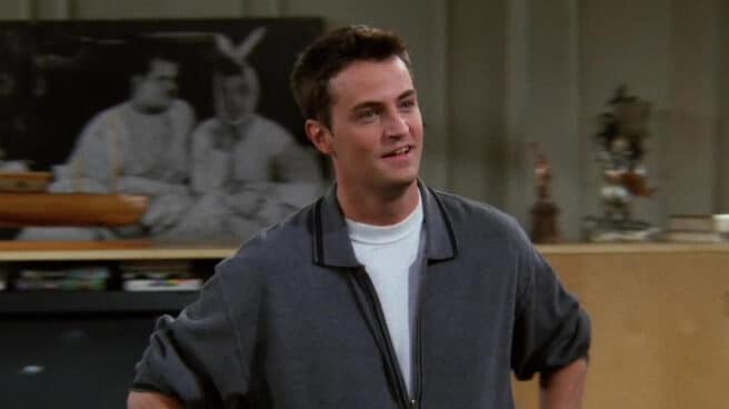 Mathew Perry, en un fotograma de Friends, interpretando a Chandler
