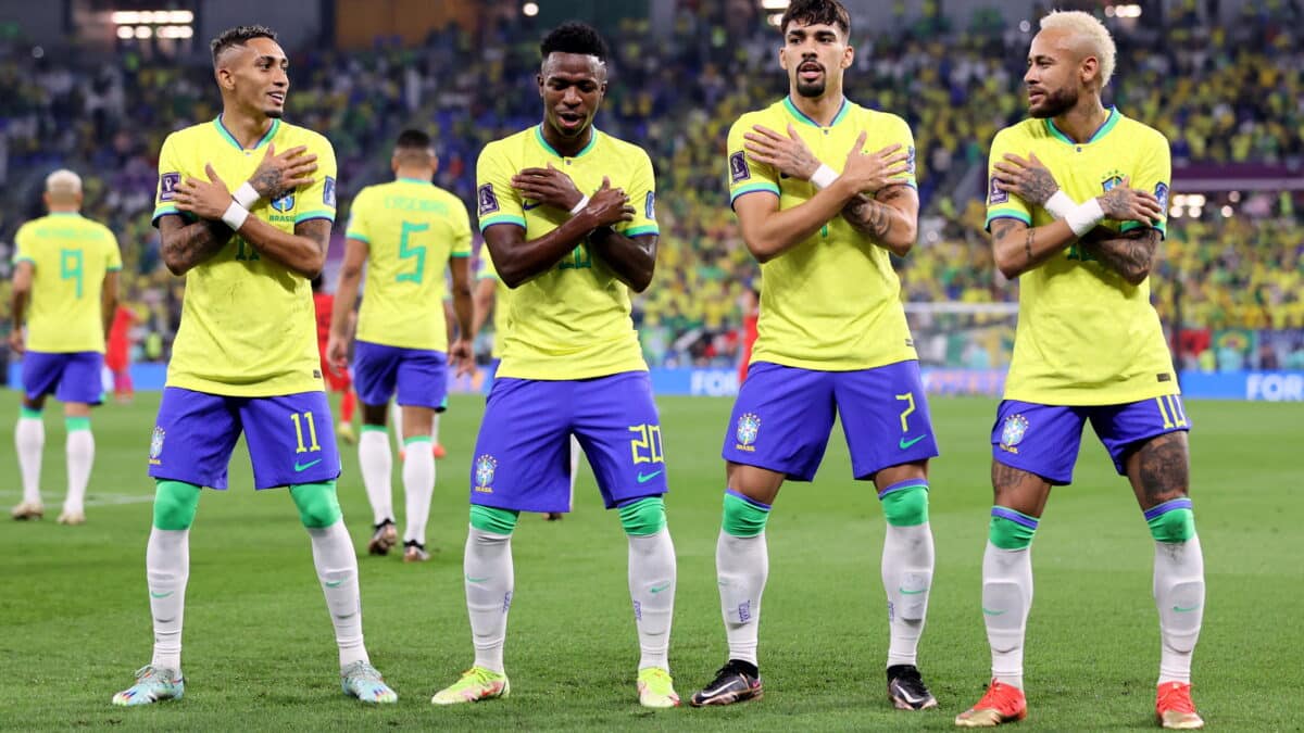 Raphinha, Vinicius Jr, Paquetá y Neymar celebran uno de los goles de Brasil a Corea del Sur