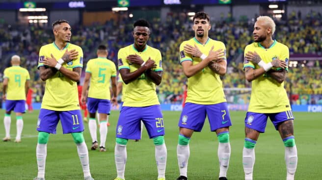 Raphinha, Vinicius Jr, Paquetá y Neymar celebran uno de los goles de Brasil a Corea del Sur