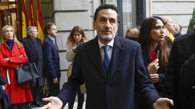Cs se asoma a una ruptura traumática a las puertas de un año electoral El portavoz parlamentario de Ciudadanos, Edmundo Bal, a las puertas del Congreso de los Diputados, en el marco de su asistencia al acto institucional del Día de la Constitución, este martes, en Madrid.