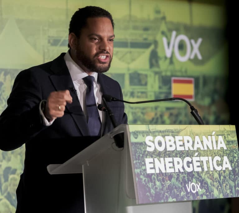 Las encuestas internas de Vox rebajan las expectativas del PP en Cataluña