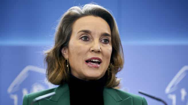 La portavoz parlamentaria del PP en el Congreso, Cuca Gamarra, durante una rueda de prensa posterior a la reunión de la Junta de Portavoces, en el Congreso de los Diputados La portavoz parlamentaria del PP en el Congreso, Cuca Gamarra, durante una rueda de prensa posterior a la reunión de la Junta de Portavoces, en el Congreso de los Diputados