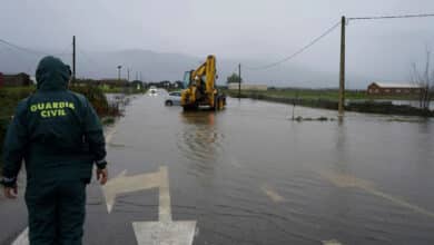 Las inundaciones en las carreteras provocan peligrosos desprendimientos y cortes en Extremadura