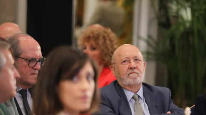 El presidente del CIS, José Félix Tezanos, en un desayuno informativo. El presidente del CIS, José Félix Tezanos, en un desayuno informativo.