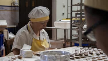 La familia que recupera las esencias de los polvorones de Estepa