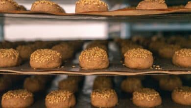 Los polvorones de Estepa incrementan un 30% su precio: "Siguen siendo los reyes de las mesas navideñas"
