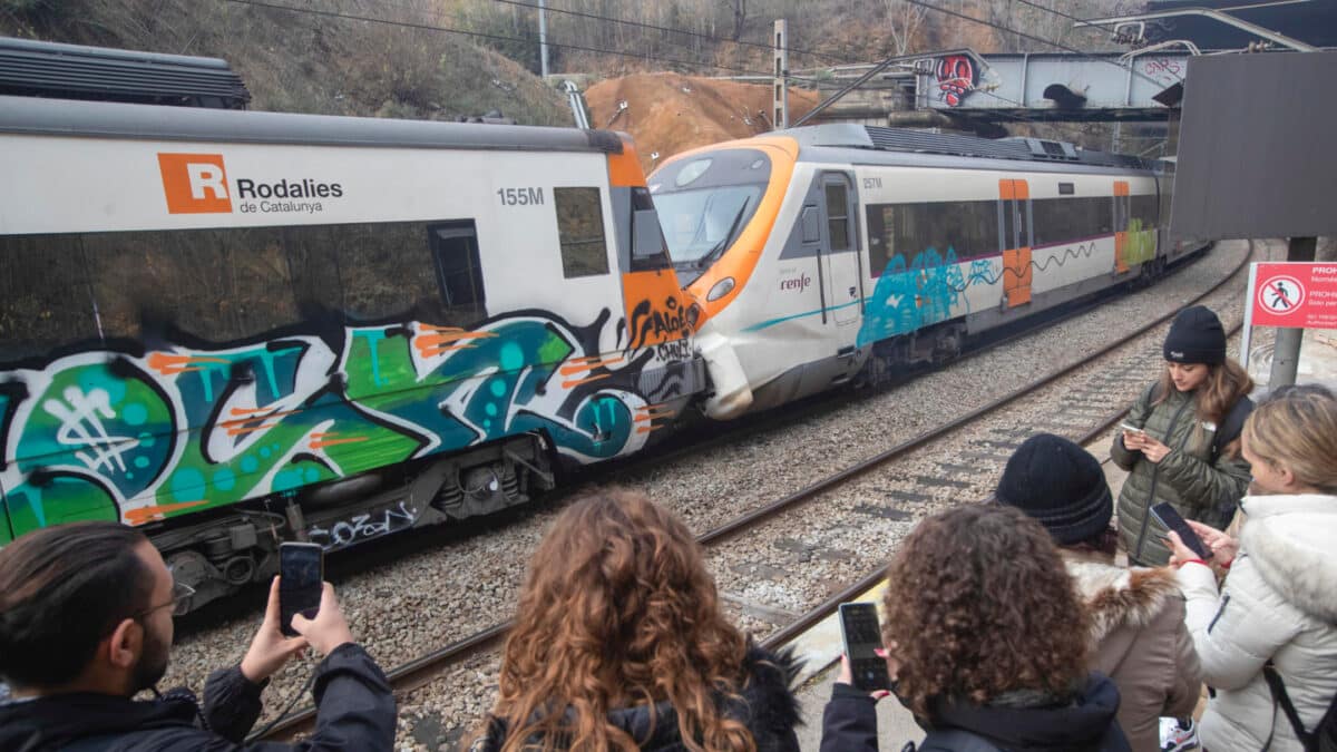 Un choque entre dos trenes deja varios heridos en la estación de Rodalies de Montcada