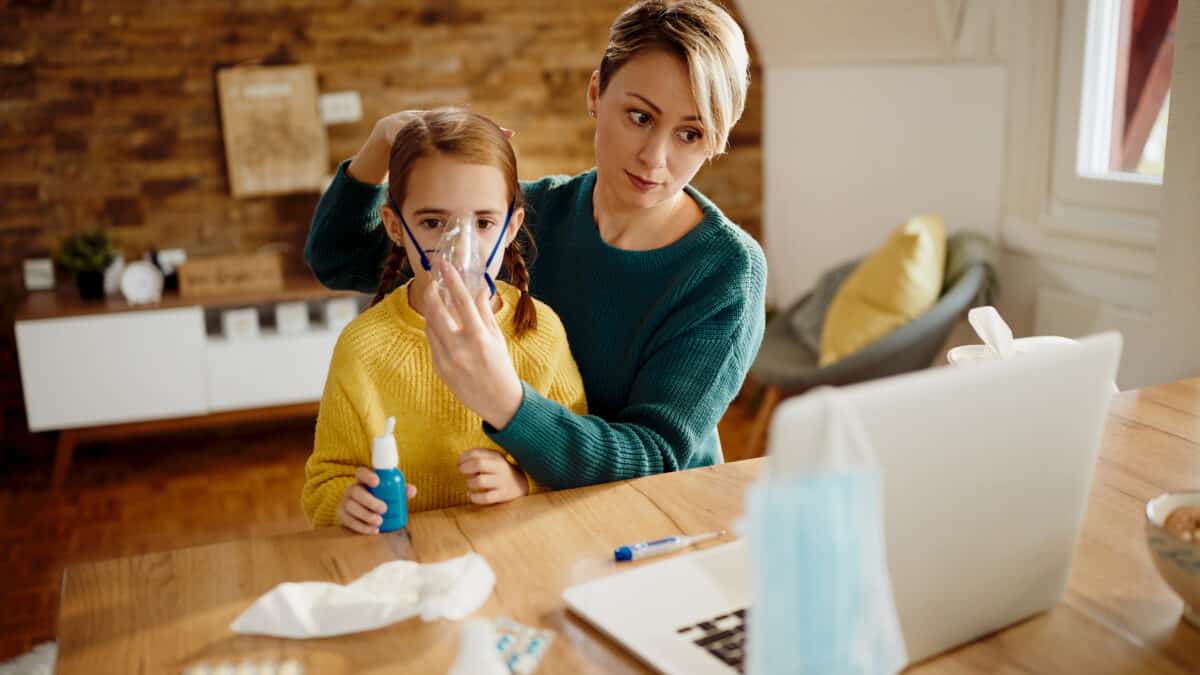 tratamiento de asma a su hija