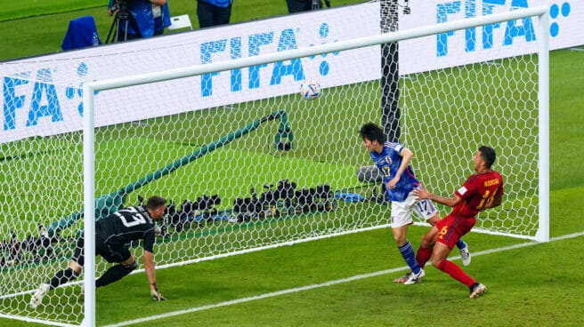 tanaka_scores_his_sides_second_goal
