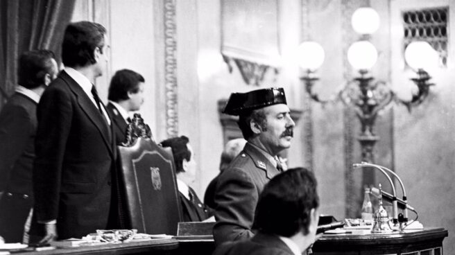 Tejero, en la tribuna del Congreso el 23-F de 1981.