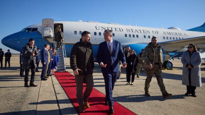 Volodimir Zelenski, tras aterrizar en Washington para reunirse con Joe Biden y hablar ante el Congreso.
