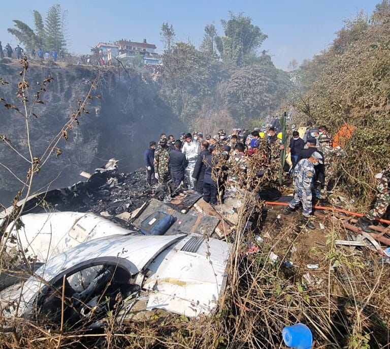 Vídeo: así fue el accidente del avión de Nepal con más de 67 muertos