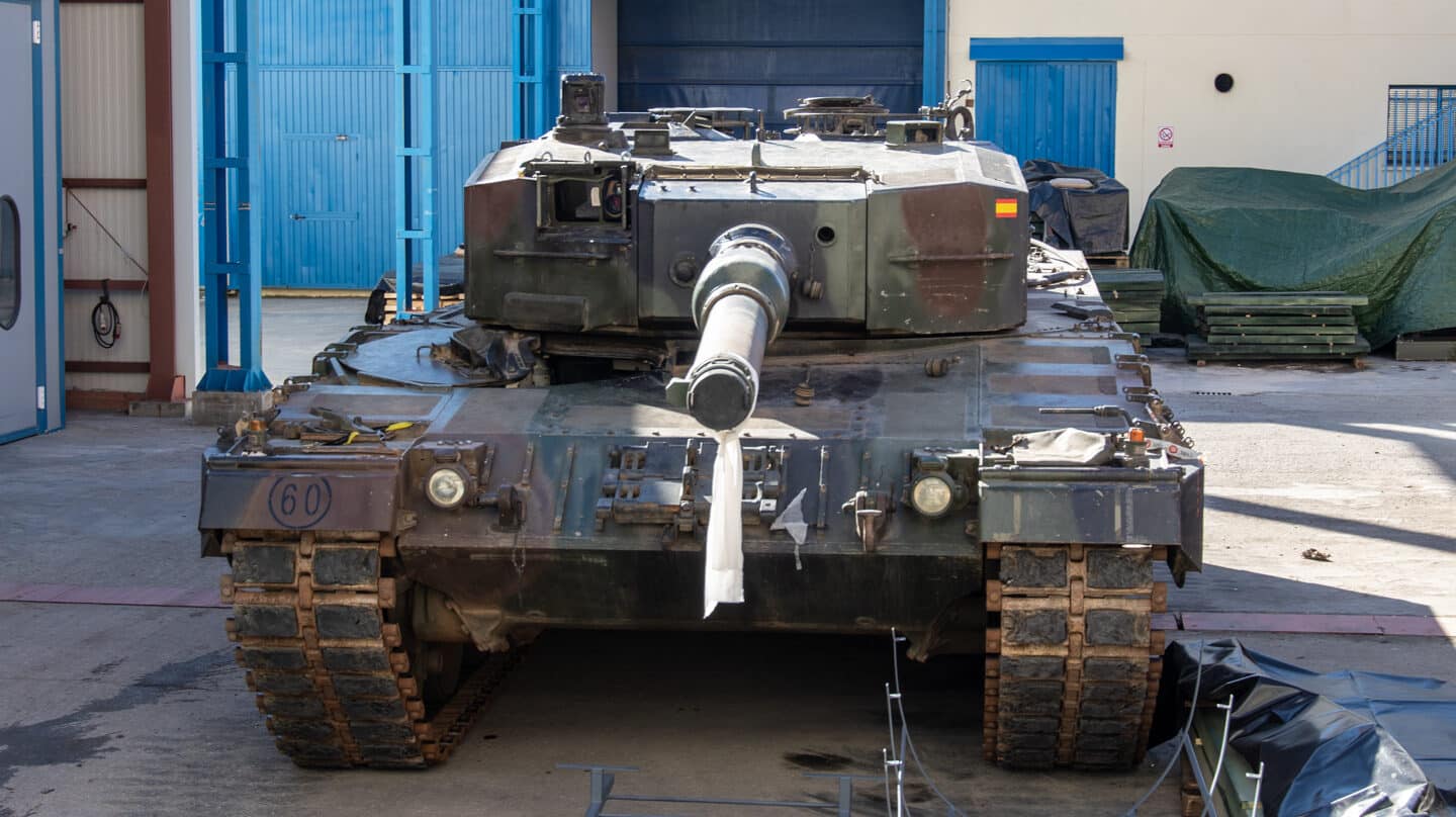 Carro de combate Leopard en las instalaciones de la empresa SDLE en Móstoles (Madrid).