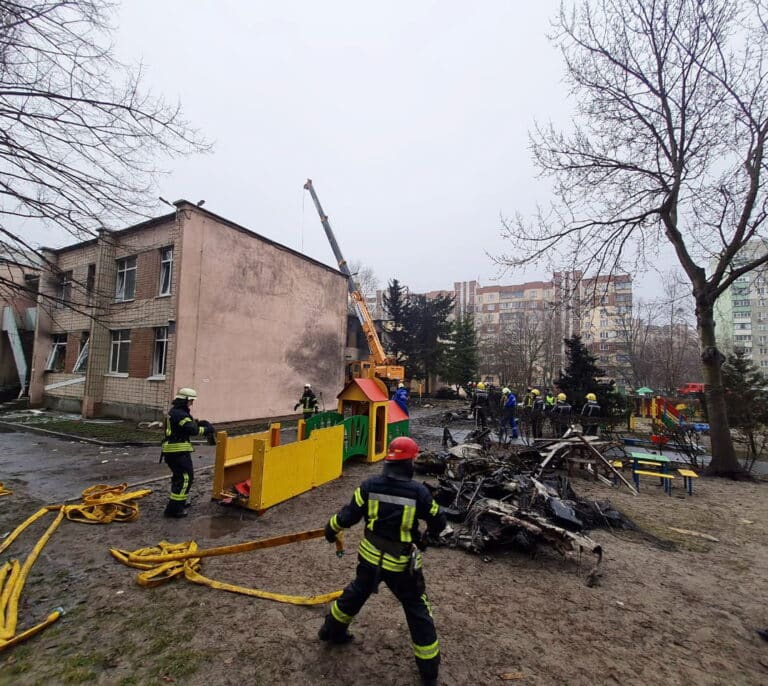 El ministro de Interior de Ucrania y su equipo mueren al estrellarse su helicóptero en Kiev