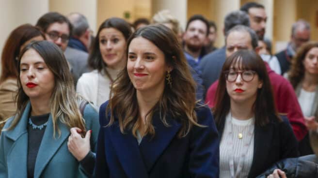 Pleno del Senado MADRID, 31/01/2023.- La ministra de Igualdad, Irene Montero (c), a su llegada al pleno del Senado, este martes en Madrid. EFE/ Zipi