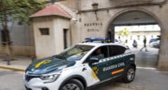 Un muerto y tres heridos graves tras volcar un camión de cerdos sobre un turismo en Zaragoza