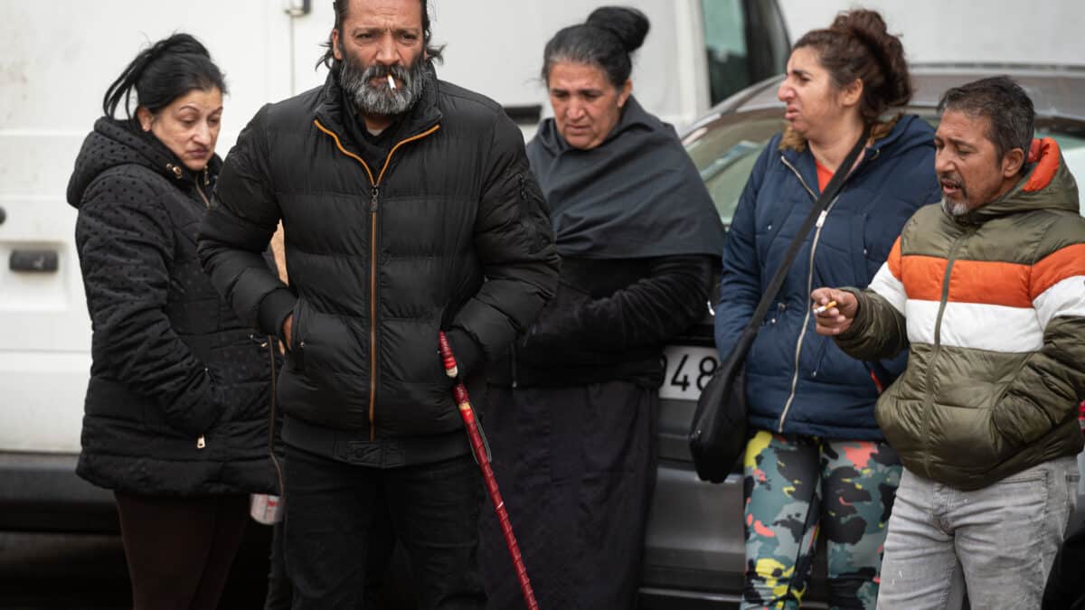 Ángel, padre del pequeño de 11 años cuyos restos aparecieron en un vertedero en Toledo, junto a familiares (EFE)