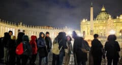 Colas de hasta tres horas para rendir homenaje a Benedicto XVI