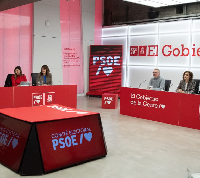 El PSOE pone el foco en Feijóo y descarta por ahora un 155 en Castilla y León: "No estamos ahí"