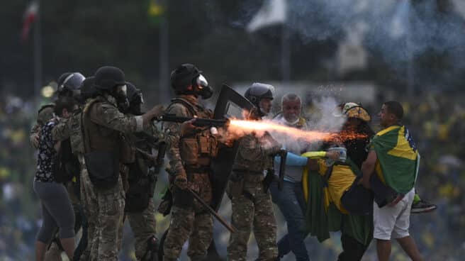 Policías antidisturbios entran al palacio presidencial de Brasil Policias antidisturbios toman el control del Palacio Presidencial en Brasilia