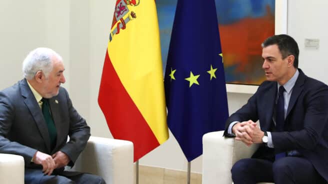 Pedro Sánchez recibe al nuevo presidente del Constitucional, Conde-Pumpido