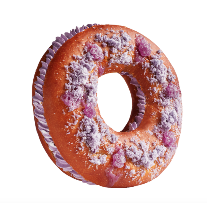 Roscón de Reyes relleno de violetas de Delish Vegan Doughnuts