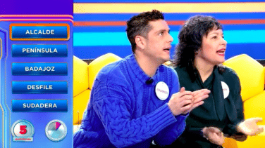 Eduardo Casanova llama "cara polla" a Almeida