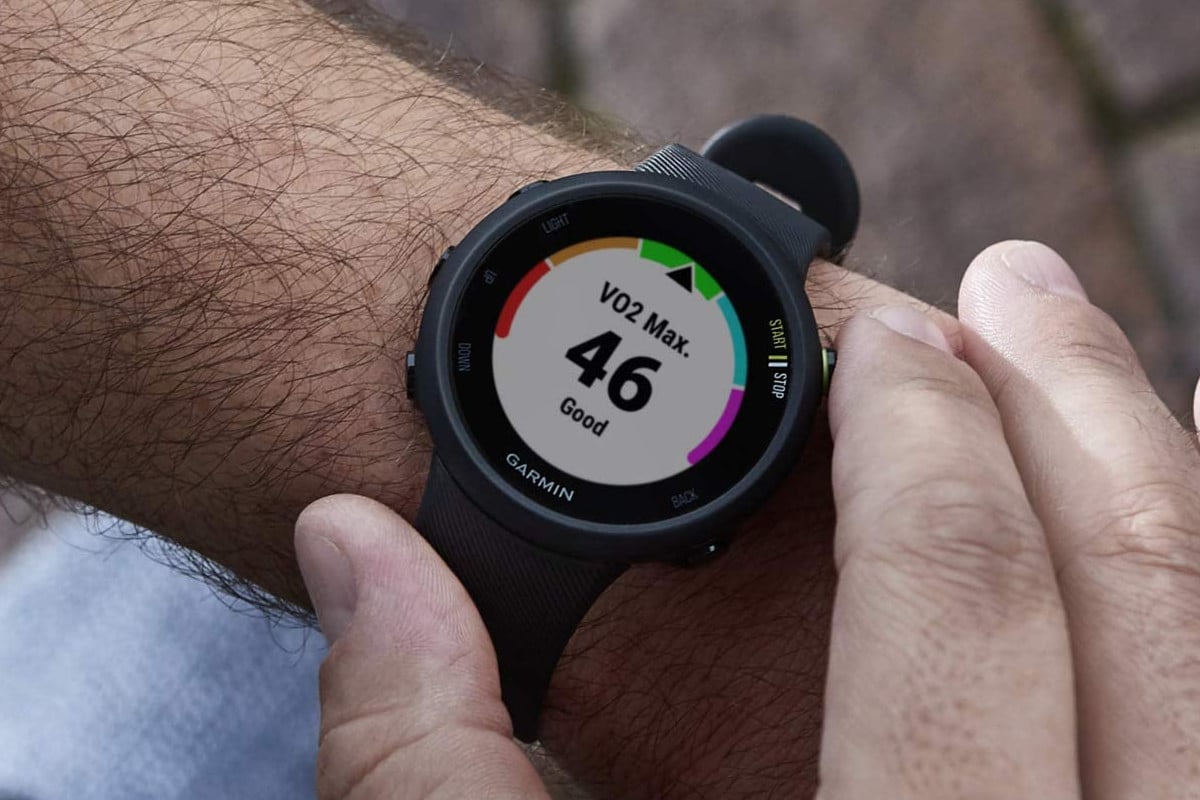 Este reloj inteligente Garmin lo tiene todo: gran variedad de funciones,  carga solar y más de 150 euros de rebaja