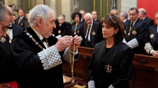 Conde-Pumpido durante el acto de posesión de Dolores Delgado como fiscal general. Conde-Pumpido durante el acto de posesión de Dolores Delgado como fiscal general.
