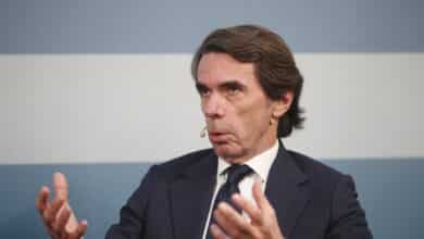 Aznar advierte de que si vuelven a gobernar PSOE y UP se abrirá un "proceso constituyente irreversible" para España